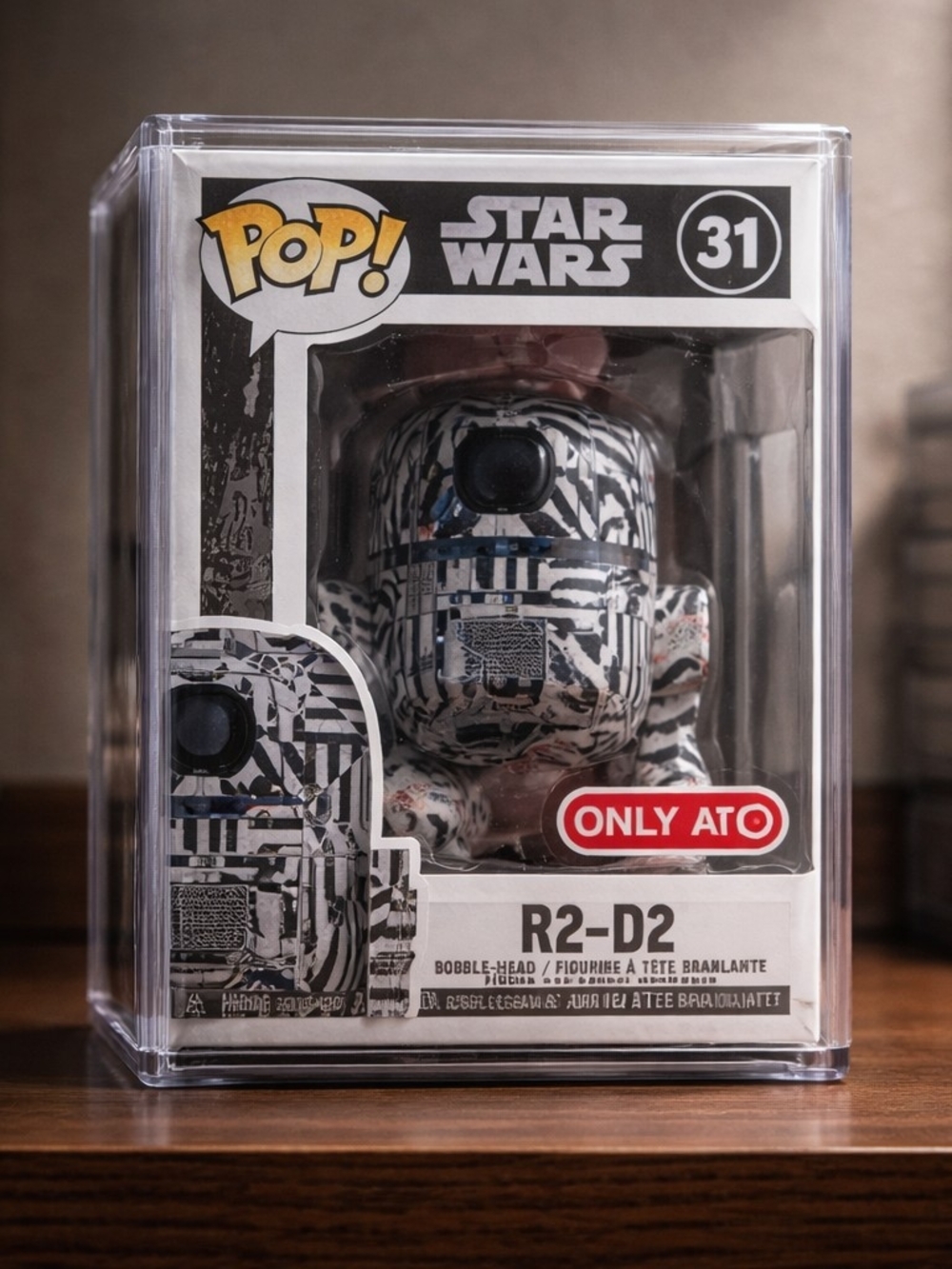 Funko Pop! Star Wars R2-D2 Exclusive (Black & White Graphic)